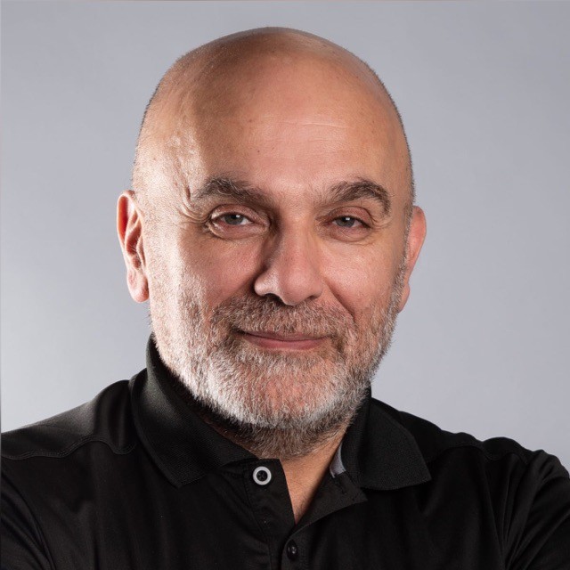 Professional portrait of Charbel Bou‑Raad in the context of insurance services in Québec. Image associated with an insurance broker page for newcomers.