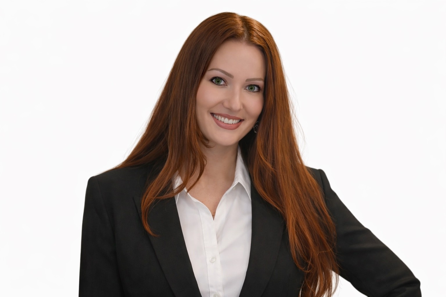Professional portrait of Gabriella Francis Hancu used on a page about insurance services in Québec. Image associated with guidance provided by an insurance broker for common insurance needs.